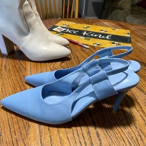 Brand new Blue pumps